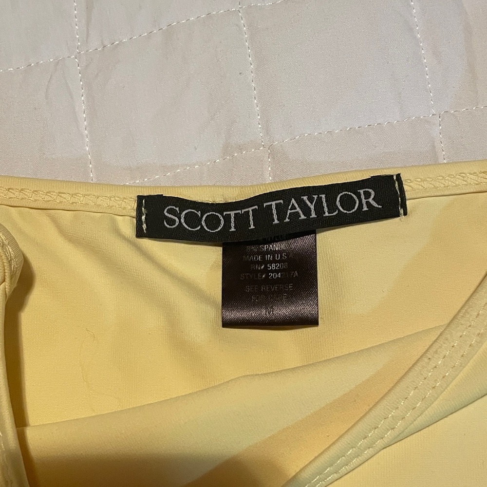 Geometric Patterned Jacket with Crochet Details - image 9